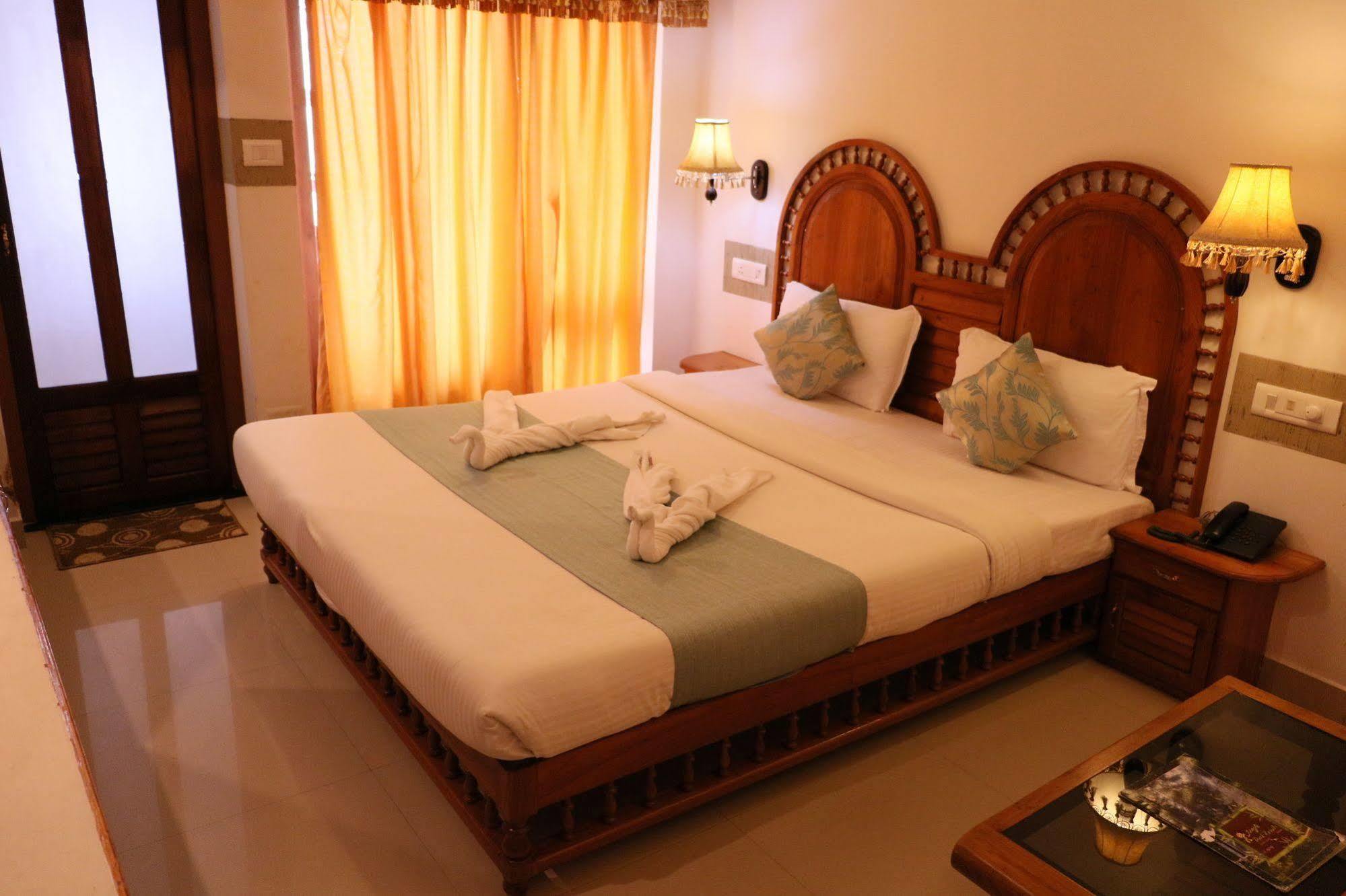 Jungle Park Resorts Thekkady Esterno foto