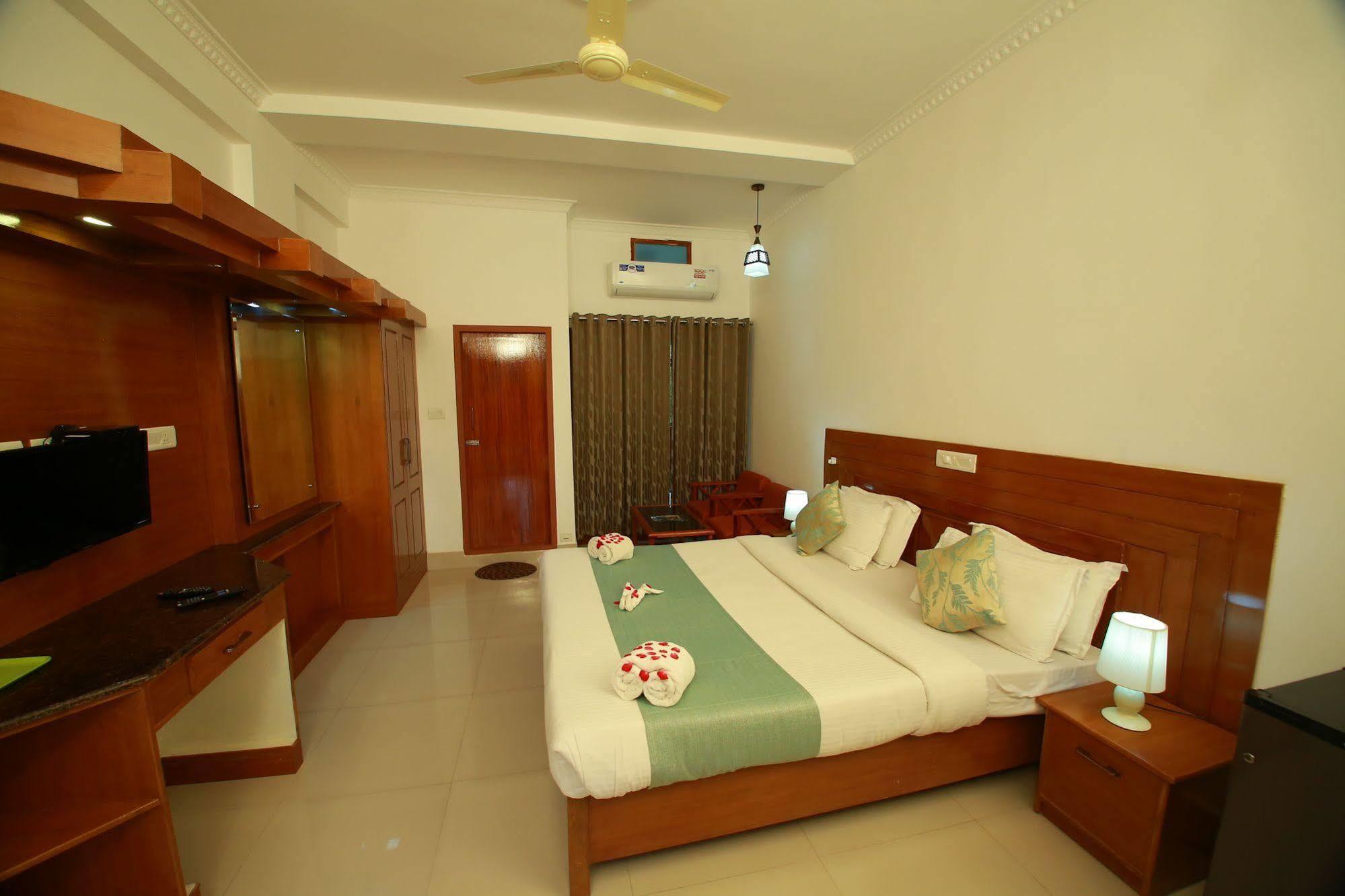 Jungle Park Resorts Thekkady Esterno foto