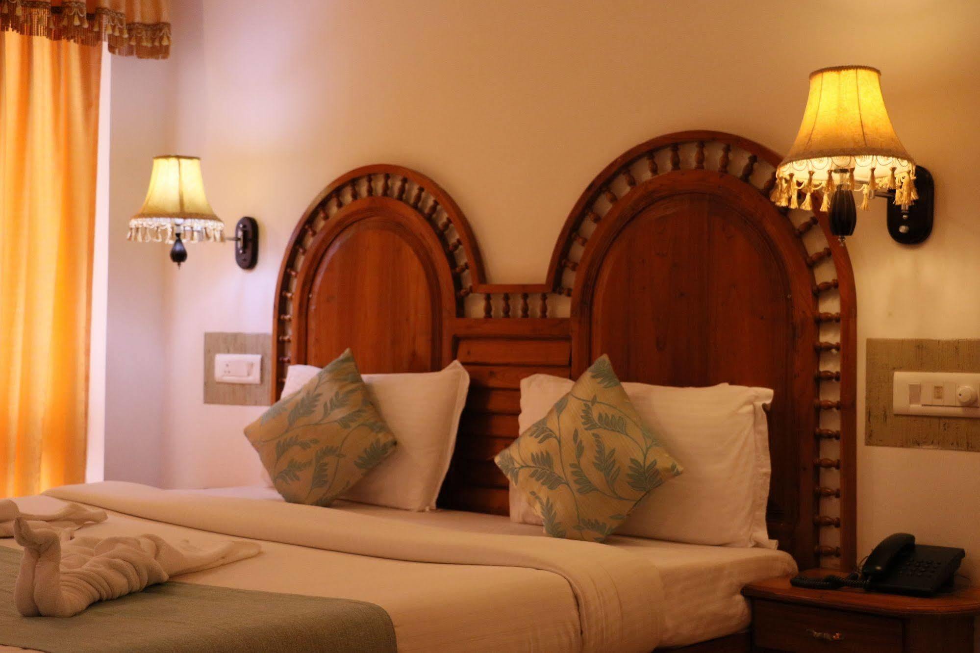 Jungle Park Resorts Thekkady Esterno foto